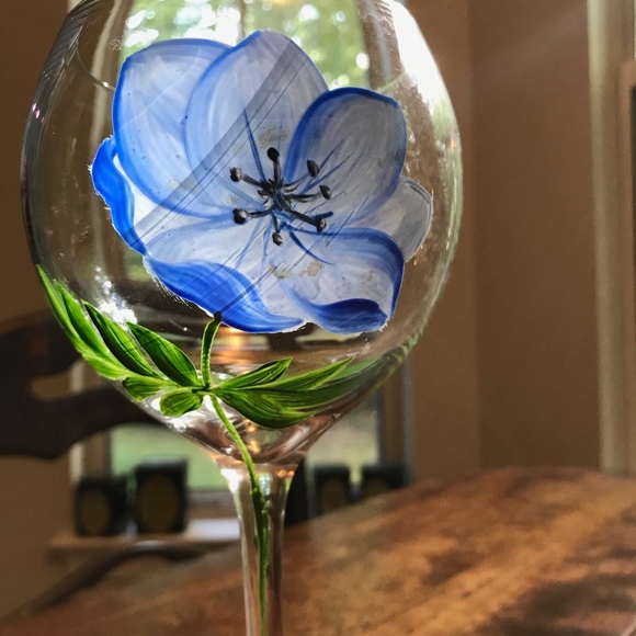 Handpainted Floral Wine Glasses - Picture 4 of 6